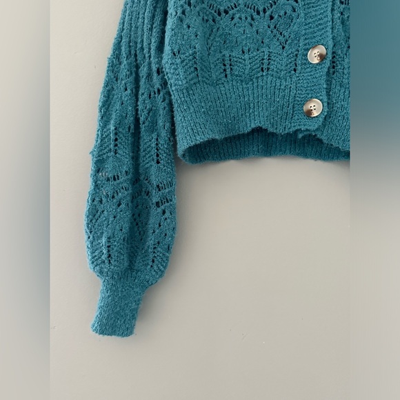 Dreamers by Debut Women’s Size S Turquoise Cropped Cardigan Sweater Soft Knit - Picture 2 of 13